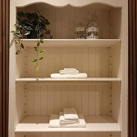 Bed & Movie 아파트 *